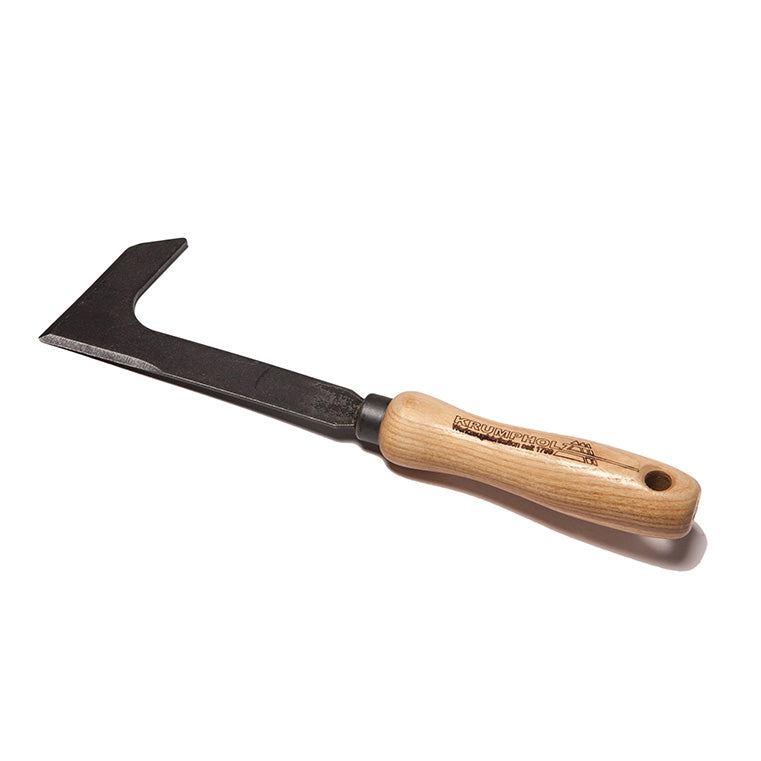 Das Krumpholz Fugenmesser 1332 mit L-förmiger Klinge, Eschenholzgriff und Logogravur ist auf weißem Grund abgebildet. Ideal für präzise Schab- und Stemmarbeiten.