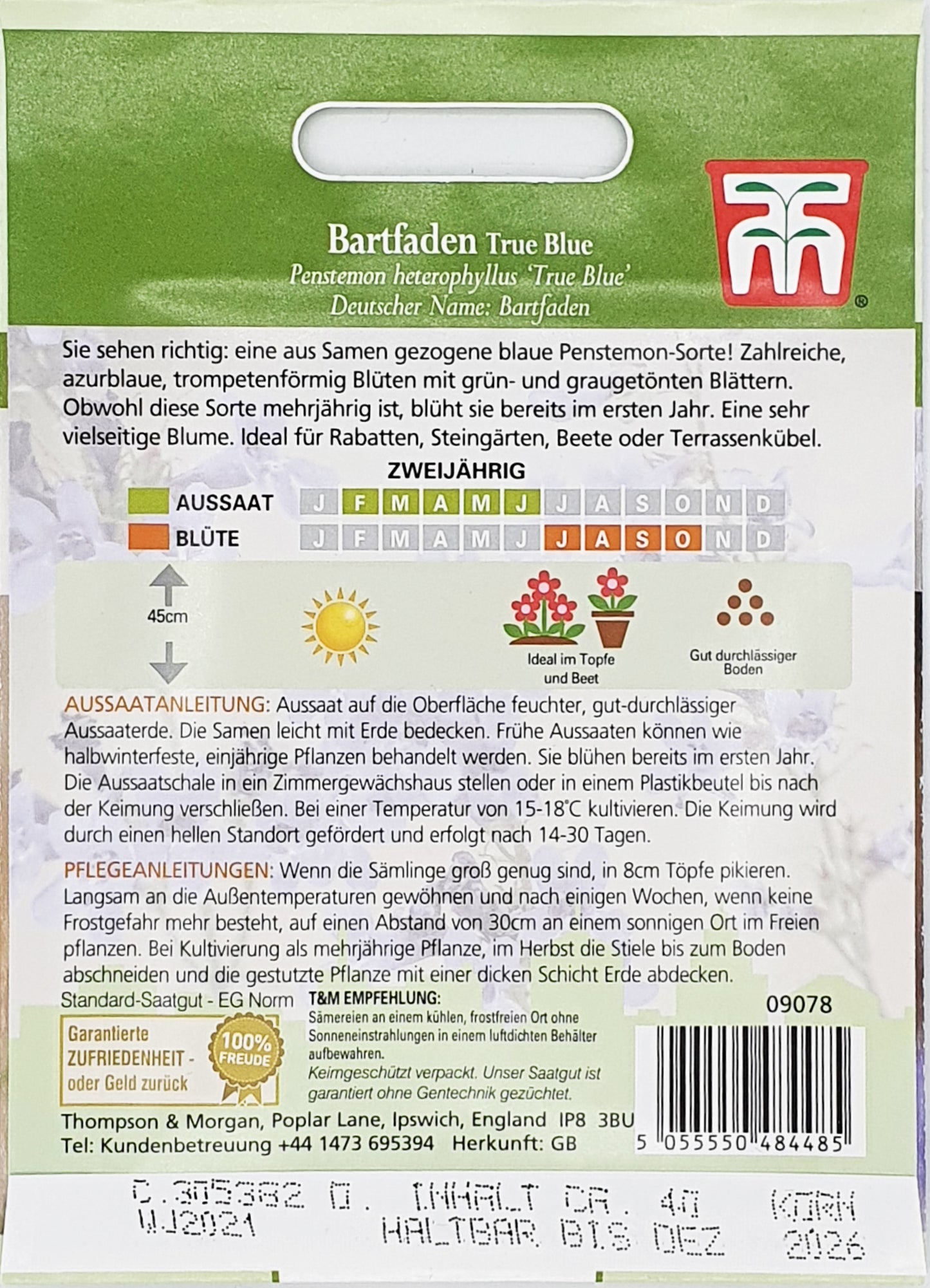 Thompson & Morgan | Bartfaden True Blue: Saatgut von Thompson und Morgan mit Infos zu Aussaat, Blüte und Pflege auf Deutsch. Für Steingärten geeignet, zeigt azurblaue Penstemon-Blüten, bunte Icons und Barcode unten rechts.
