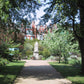 Erleben Sie den Charme von Londons Gärten in der Königlichen Gartenakademie: Besuchen Sie den AFTERNOON TEA VORTRAG am Di. 08.09.2026, 14.30-16.00 Uhr, und genießen Sie eine ruhige Gartenatmosphäre, inspiriert von Londons malerischen Wegen und üppigem Grün.