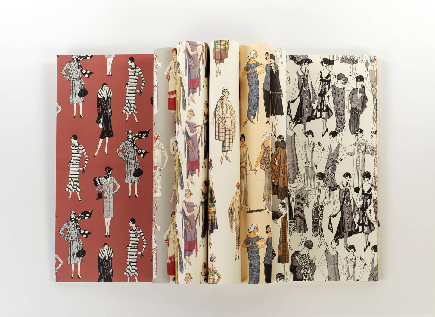 Pepin Press – Modernes Geschenk- und kreatives Papierbuch der 1920er Jahre, Band 93, präsentiert fünf Bücher mit Covern im Designstil von Geschenkpapier, die modisch gekleidete Figuren der 1920er Jahre zeigen.