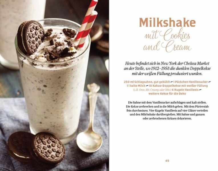 Genießen Sie einen Cookies-and-Cream-Milchshake mit Schlagsahne und Schokoladen-Sandwich-Keksen, inspiriert vom deutschen Kochbuch "New York süße Klassiker | Geschmack des Big Apple" aus dem Thorbecke Verlag - perfekt für Fans von amerikanischen Desserts.