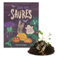 Eine Saatgutpackung zum Thema Halloween von Stadtgärtner mit der Aufschrift „Süßes oder Saures“ und gruseligen Pflanzenillustrationen, darunter eine Halloween-Saatpille „Saures“ Wildblumen-Saatkapsel und einem Erdhügel mit einer keimenden Pflanze und einer sichtbaren Saatkapsel im Vordergrund – eine nachhaltige Überraschung, die sich perfekt für jedes Halloween-Werbegeschenk eignet.