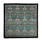 Der Koustrupco Seidenschal "Morris Bird" (50 x 50 cm) aus reiner Seide zeigt ein William Morris Vogel- und Blumenmuster in Grün, Blau, Gold, Weiß mit schwarzem Rand und verleiht einen eleganten Vintage-Look.
