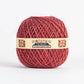 Ein Knäuel Nutscene Twines Ltd - Farbenfrohe Jute-Schnurbälle aus der Heritage Twine-Reihe in rot mit einem beigen Etikett mit zwei britischen Flaggen und dem Text "Nutscene The Ideal Garden Twine"; biologisch abbaubar und vegan.