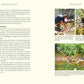 In "Wildnis im Garten | Natürlich schön statt künstlich angelegt!" aus dem DK Verlag finden sich auf zwei Seiten Text und drei Naturgarten-Fotos: ein Mensch, der ein Tier füttert, ein kleines dunkles Tier auf einem Ast und eines, das im Wasser nach Nahrung greift, jeweils mit Bildunterschriften.