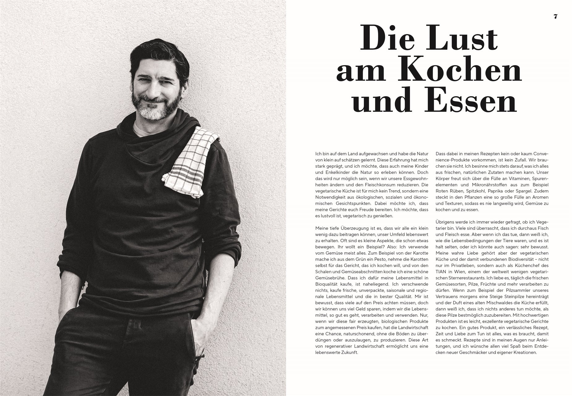 Vor einer weißen Wand steht ein lächelnder, dunkelhaariger Mann mit Bart, der ein dunkles Hemd und ein kariertes Handtuch trägt; der deutsche Text "Die Lust am Kochen und Essen" hebt das Buch Vegetarisch | Meisterwerk der vegetarischen Küche des DK Verlags hervor.