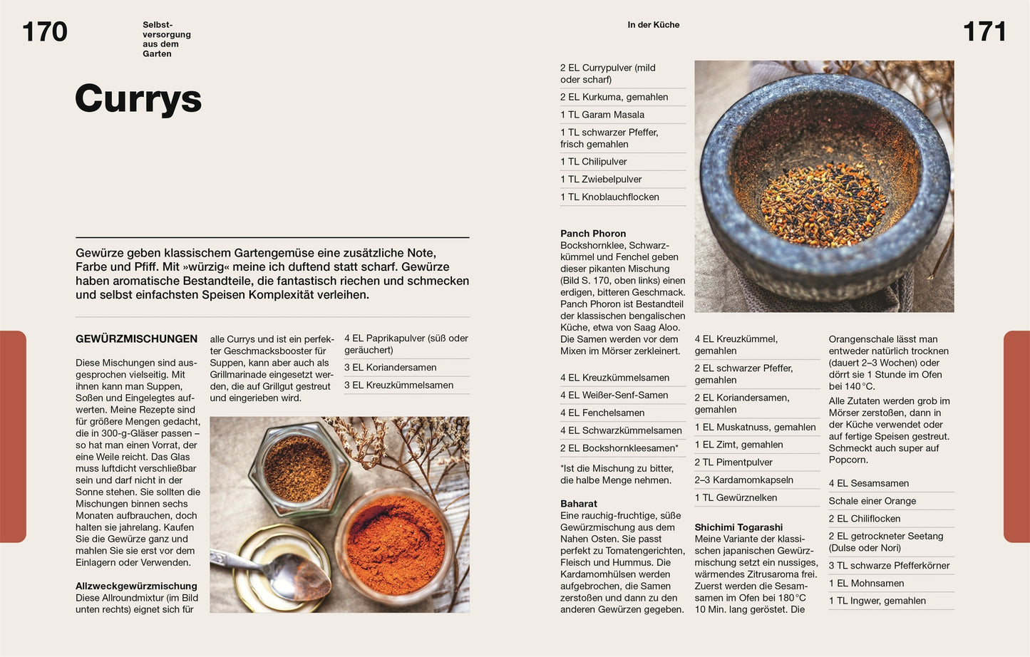 Eine Kochbuchseite aus "Selbstversorgung aus dem Garten | Mehr als nur ein Trend" vom DK Verlag zeigt Curry-Gewürzmischungen, Rezepte und leuchtende Gewürzschalen - ideal für Selbstversorger und Gartenbuch-Liebhaber. Deutscher Text mit Zutatenlisten.