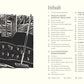 Eine Schwarz-Weiß-Abbildung eines Kompostbehälters, einer Harke und einer Schaufel in einem Garten, mit einer deutschen Inhaltsseite über Kompostierung und von Charles Dowding inspirierte Systeme aus "Kompost | Alles, was man wissen muss" vom DK Verlag.