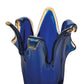 Die große Giusy-Vase aus blauem Original-Murano-Glas von Murano Dream (H 32, Ø 20 cm) besticht durch ihre organischen, wellenförmigen Ränder und goldenen Akzente – ein echtes Glaskunstwerk aus Italien.
