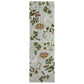 Der Leinen-Tischläufer „Flora Danica Atlas“ von Koustrupco (145 x 45 cm) besticht durch einen hellen Hintergrund mit botanischen Motiven aus grünen Blättern und Blumen und verleiht Ihrer Tischdekoration eine elegante Note.