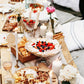 Das Buch Frühlingstraum aus dem Callwey Verlag inspiriert zu gemütlichen Osterfesttischen mit Kerzen, Blumen, Croissants, Käse, Desserts und Weingläsern - perfekte Deko-Ideen für den Frühling und festliche Anlässe.