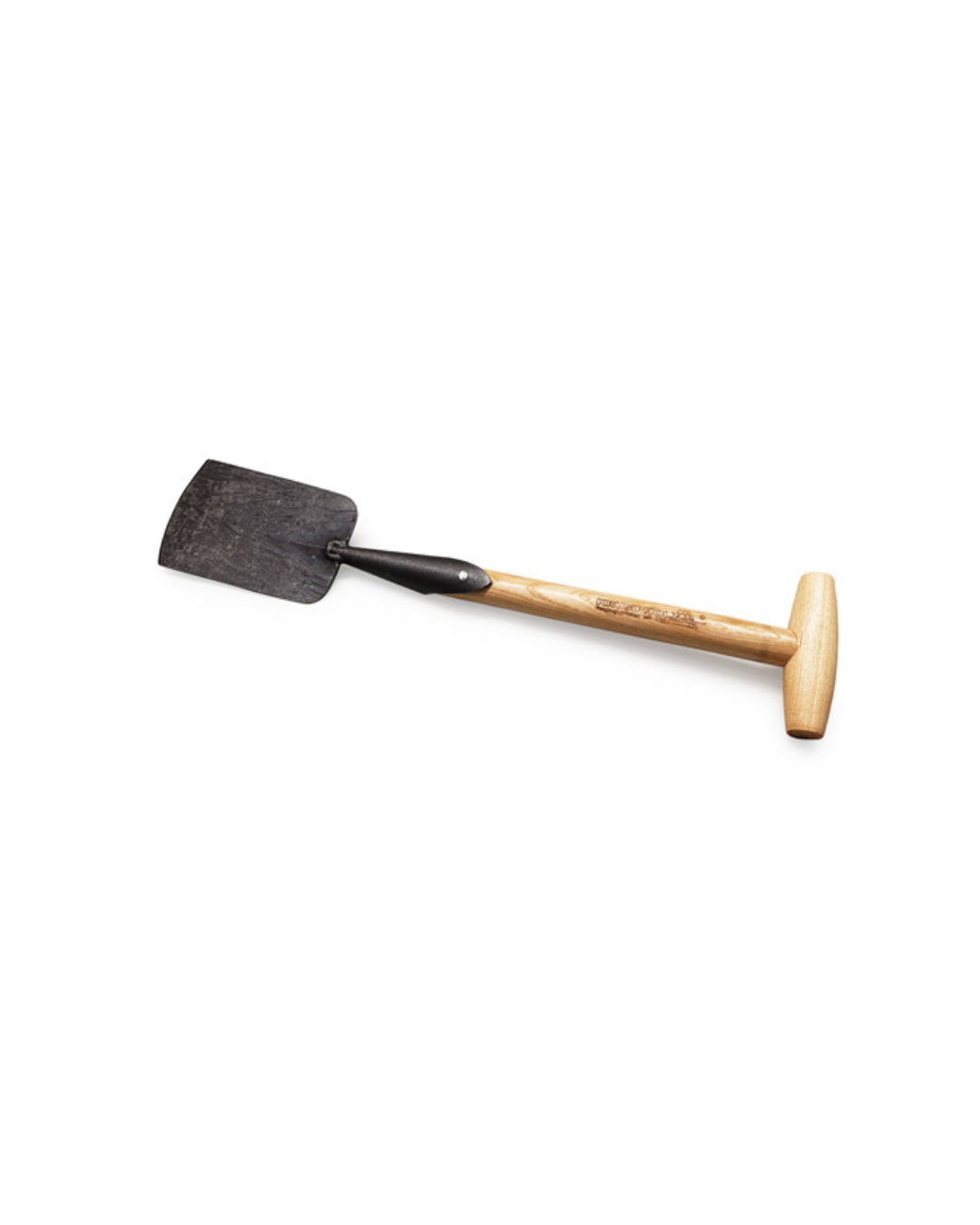 Auf weißem Hintergrund ist ein Krumpholz Handspaten mit T-Stiel 45 cm 1370 abgebildet, der mit einer flachen, rechteckigen Metallklinge und einem Eschen-T-Stiel-Holzgriff ausgestattet ist.