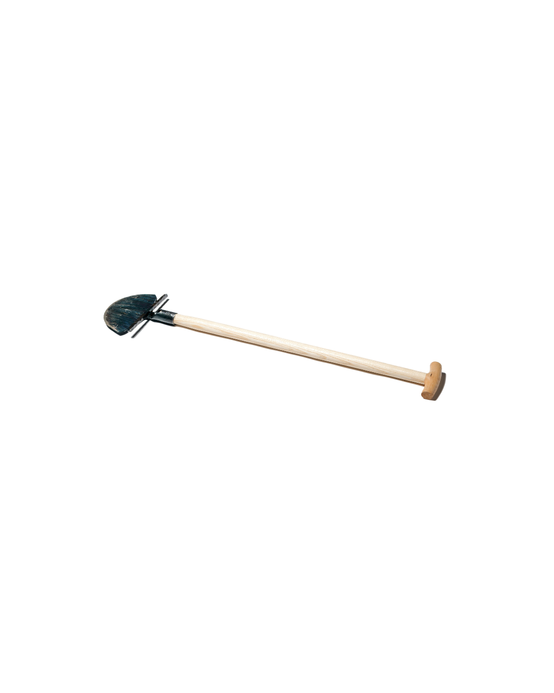 Der Krumpholz Rasenkantenstecher 85cm 1546 ist ein langstieliges Rasenkantenstechgerät mit rundem Holzgriff und kleinem Metallspaten, ideal für präzises Arbeiten - isoliert auf weißem Hintergrund dargestellt.