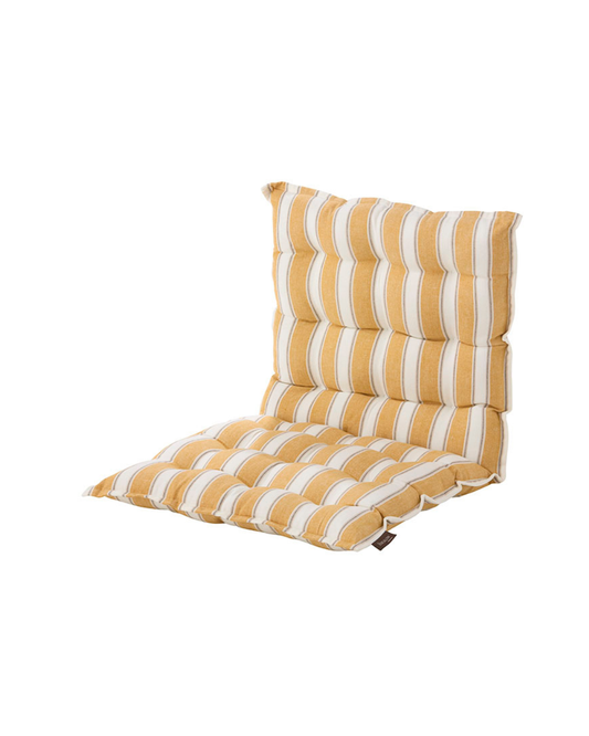 Das Bungalow Sitzkissen 'Palermo Honey' (45 x 90 cm) ist gelb-weiß gestreift und hat eine gesteppte, gepolsterte Sitzfläche und Rückenlehne - ideal für den Außenbereich, hier vor weißem Hintergrund.