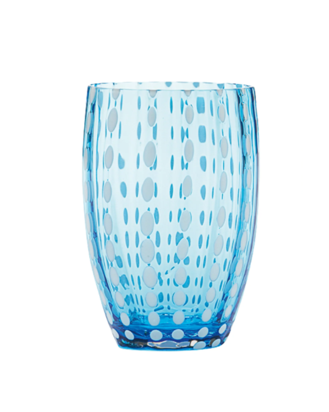 Ein blauer Glasbecher, der „Zafferano | Perle Glas Aquamarin 32 cl“, besticht durch ein Muster aus vertikalen Linien und ovalen Punkten. Dieses meisterhaft mundgeblasene Stück von Zafferano spiegelt die exquisite italienische Glasmacherkunst wider und verleiht dem Becher ein modernes, stilvolles Aussehen.
