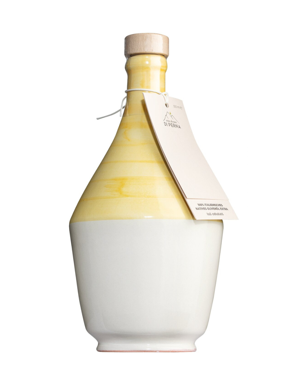 Der Frantoio di Perna | Natives Olivenöl in einem Keramikkrug „Mezza Giallo“ (500 ml) von Frantoio di Perna bringt mit seinem handbemalten Keramikkrug mit Holzdeckel, einem weißen Unterteil und einem gelben Oberteil ein Stück Basilikata in Ihr Zuhause. Das native Olivenöl extra wird durch ein am Hals befestigtes Etikett mit weißer Schnur stilvoll präsentiert.