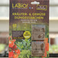 Eine Packung La'Bio Düngestäbchen 40 Stk. von La'Bio, gekennzeichnet als 100% vegan und reich an pflanzlichen Nährstoffen, für den Innen- & Außenbereich, abgebildet auf Holz mit unscharfem Hintergrund.