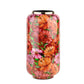Die Vase „Bloom“ aus Metall in Rosarot (30 x 15 cm) von 2 Have ist eine hohe, zylindrische Metallvase mit einem metallischen Rand, verziert mit einem lebhaften Blumenmuster aus orangefarbenen und rosa Blüten sowie grünen Blättern auf rotem Hintergrund – damit ist sie die perfekte, auffällige Dekoration für jeden Raum.