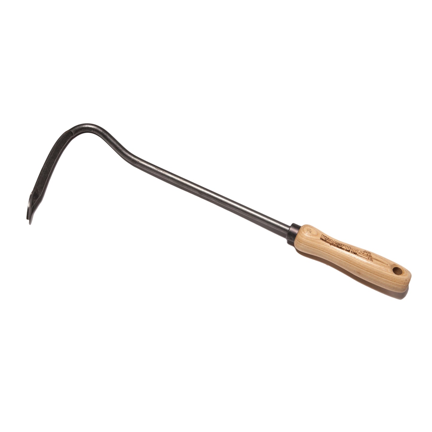 Der Krumpholz | Sauzahn Bodenlüfter 1307 ist ein langstieliges Gartengerät mit gebogener Metallklinge und stabilem Eschengriff, ideal zum Jäten oder Kultivieren des Bodens.