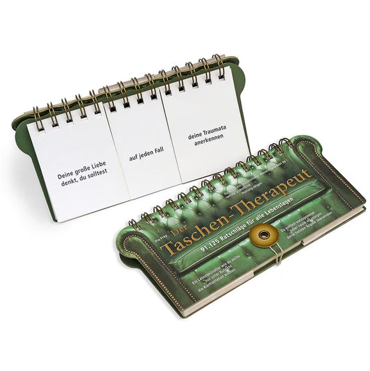 Das spiralgebundene Buch "Der Taschentherapeut | Für überraschende Perspektiven und nachdenkliche Impulse" von Ratschläge für alle Lebenslagen besticht durch seine Innenseite und den schicken grünen Einband im Ringbuch-Orakel-Stil.