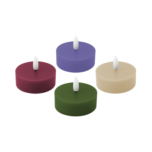 Das „Nora“-4er-Set „Remember LED Teelicht“ von Remember umfasst vier runde LED-Kerzen in den Farben Rot, Lila, Beige und Grün, die jeweils mit einer weißen, flammenförmigen Spitze versehen sind und vor einem schlichten weißen Hintergrund präsentiert werden.