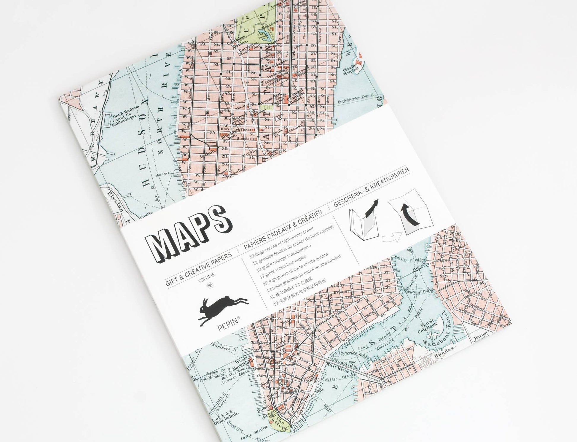 „The Pepin Press – Geschenk- und Kreativbuch mit historischen Karten, Band 60“ von Pepin Press enthält Bastelpapier und Kreativpapier, das mit Karten im Vintage-Stil bedruckt ist. Ideal für kreative Papierbücher oder als Geschenkpapier – die Verpackung enthält eine Faltanleitung und eine Illustration eines springenden Tieres.