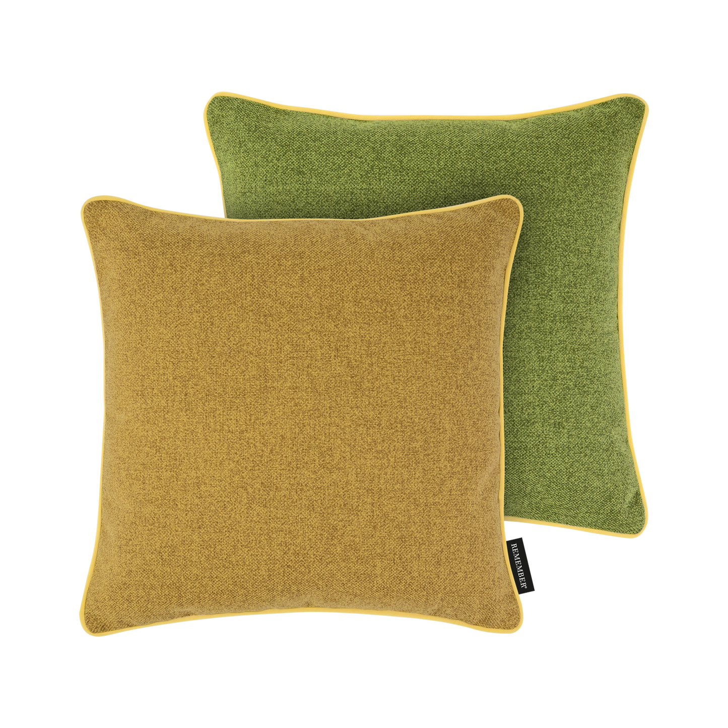 Zwei quadratische Remember Kissen, eines in Wasabigrün und eines in Senfgelb, jeweils 45 x 45 cm mit farblich passender Paspelierung, überlappen sich vor einem weißen Hintergrund.