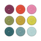 Das Remember Teelicht Set 'Sydney' (9 Stück) von Remember besteht aus umweltfreundlichen, veganen Stearinwachskerzen in leuchtendem Lila, Rot, Pink, Grün, Gelb, Petrol und Hellblau, die in einem 3x3-Raster auf weißem Hintergrund angeordnet sind.