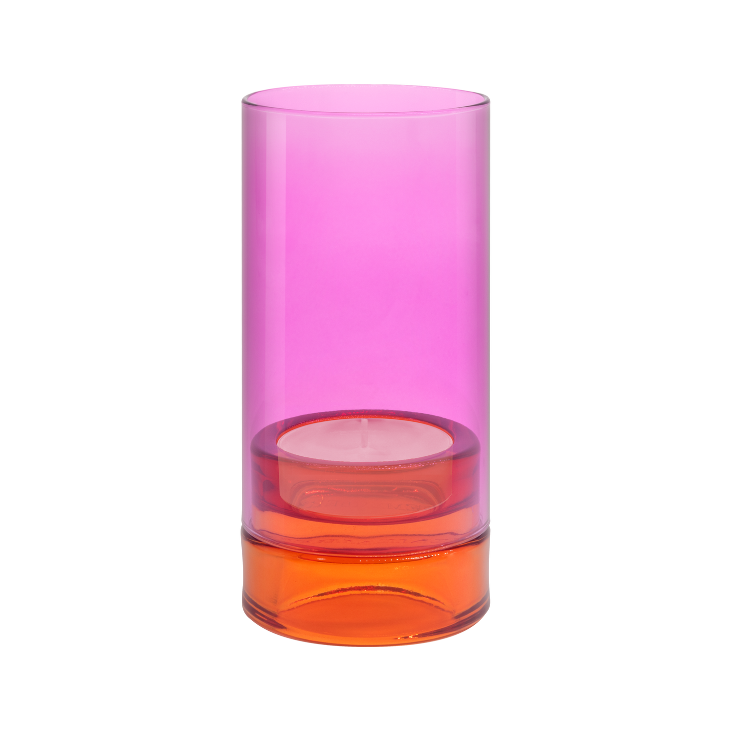 Das „Lys“ in Rosa von Remember ist ein zylindrischer Kerzenhalter der Marke Remember, der sich durch ein auffälliges Color-Blocking-Design mit einem rosa Oberteil und einem orangefarbenen Sockel auszeichnet. Er wurde in Handarbeit gefertigt, um ein kleines Teelicht aufzunehmen, und wird vor einem schlichten weißen Hintergrund präsentiert.