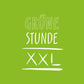 Der leuchtend grüne, verspielte handgezeichnete Schriftzug „XXL“ auf der 1 x Grüne Stunde XXL (90 Minuten) der Königlichen Gartenakademie zeigt zweimal unterstrichen „XXL“ und vermittelt so gärtnerisches Fachwissen und ein Gefühl von frischer Bepflanzung.